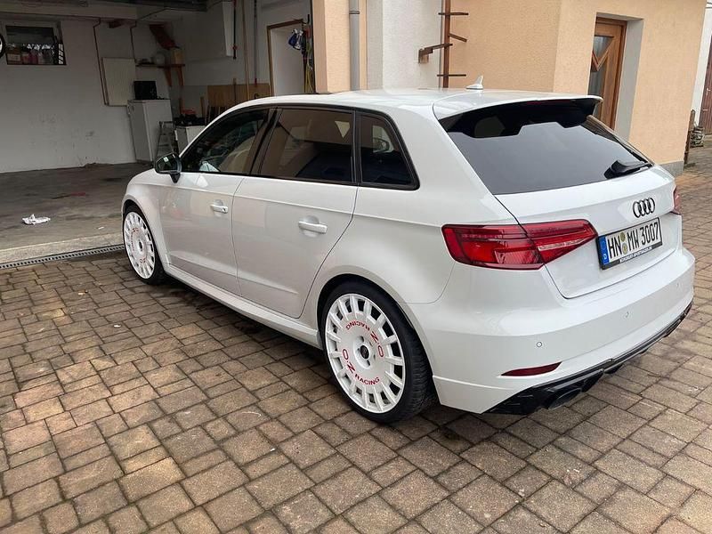 Gebraucht Audi RS3 Ambiente 400 PS (294 kW) 2019 Weiß Limousine