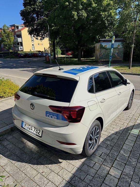 Grau Gebraucht 2024 VW Polo Life Limousine | 18.500 € (Guter Preis) - Bild 1/2