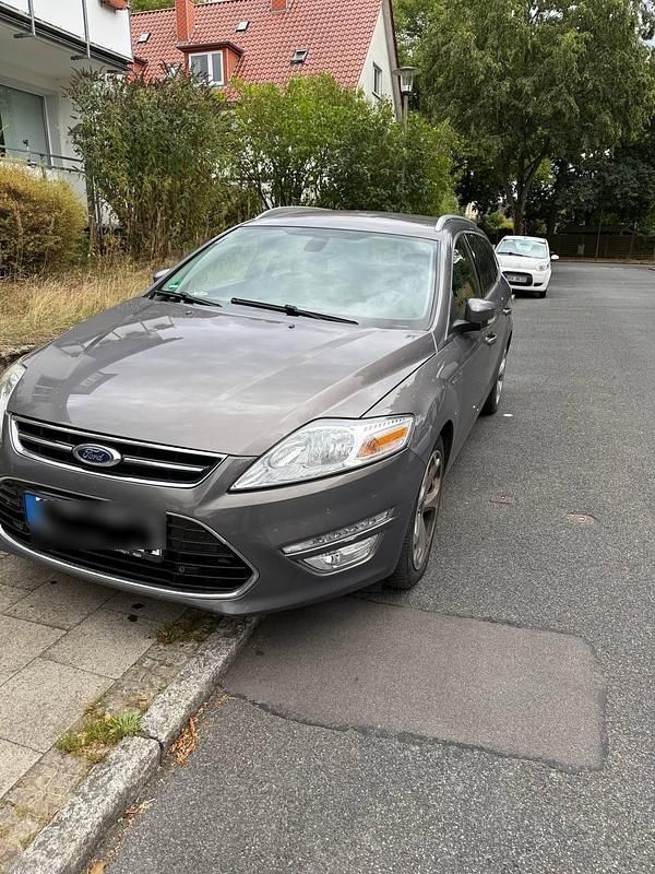 Gebraucht Ford Mondeo 140 PS (102 kW) 2014 Grau Kombi