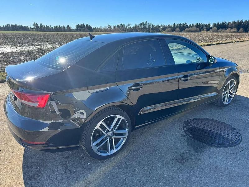 Gebraucht Audi A3 Design 150 PS (110 kW) 2019 Schwarz Limousine