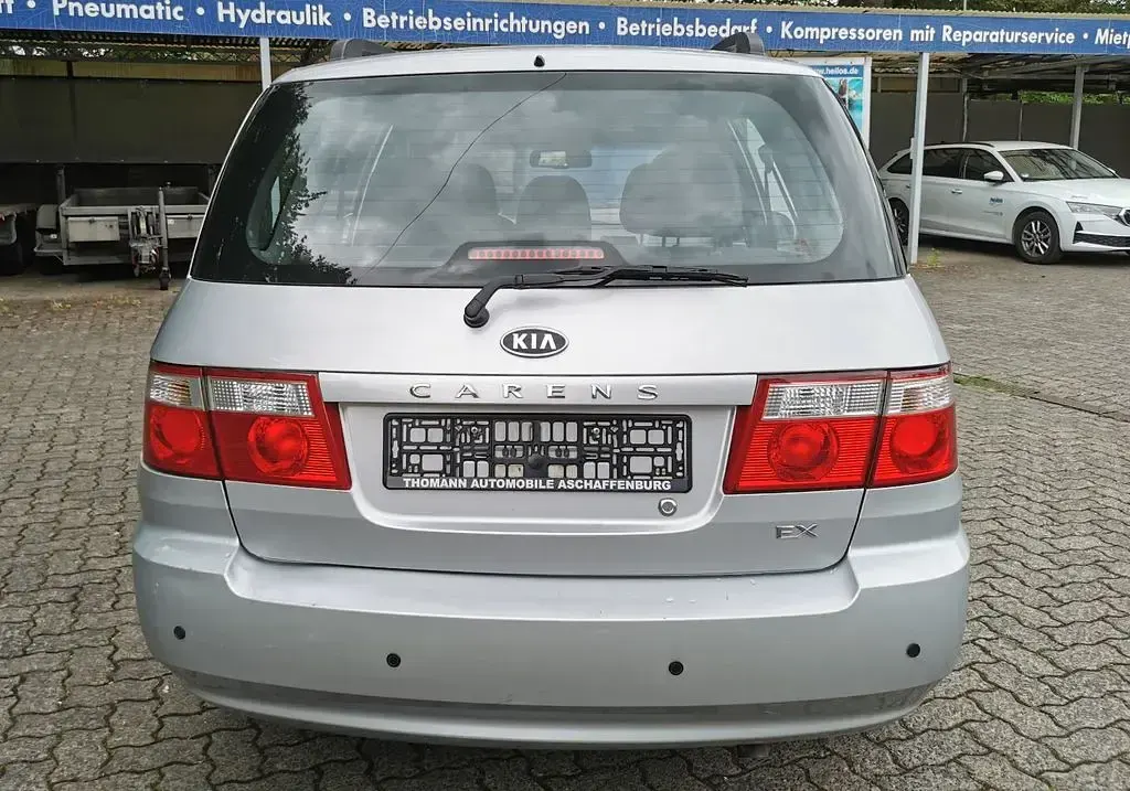 Gebraucht Kia Carens EX 139 PS (102 kW) 2006 Silber Van / Kleinbus