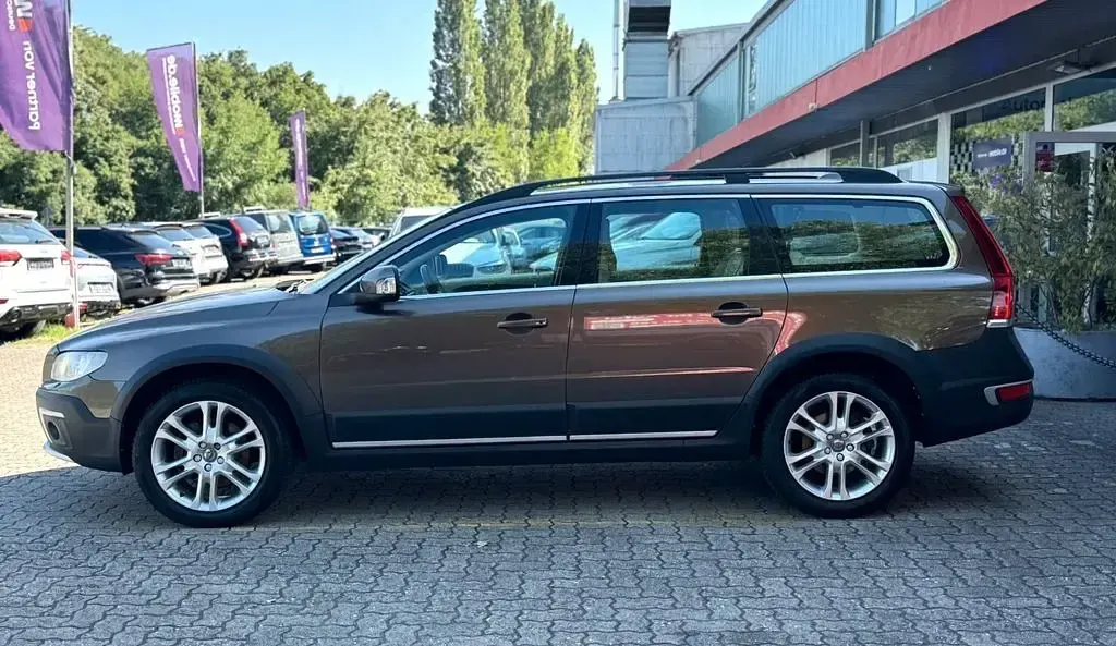 Gebraucht Volvo XC70 181 PS (133 kW) 2016 Braun Kombi