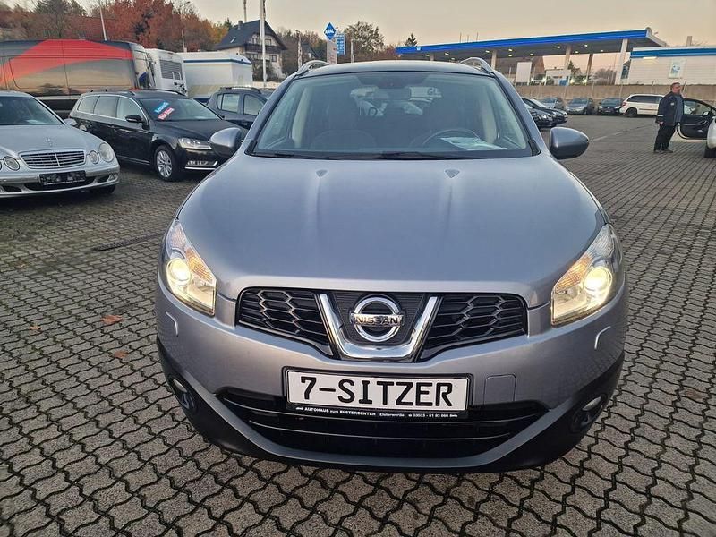 Grau Gebraucht 2011 Nissan Qashqai +2 SUV | 8.990 € (Teuer) - Bild 1/4