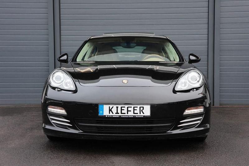 Gebraucht Porsche Panamera 299 PS (219 kW) 2013 Schwarz Kleinwagen