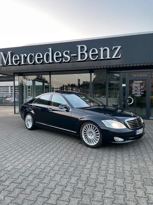 Blau Gebraucht 2008 Mercedes S450 Limousine | 14.500 € - Bild 1/4