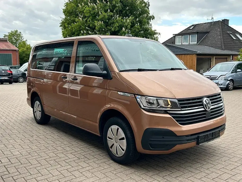 Gebraucht VW Multivan Trendline 150 PS (110 kW) 2021 Braun Van / Kleinbus