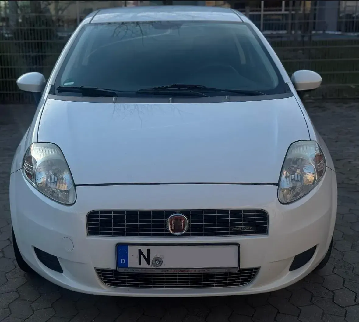 Gebraucht Fiat Grande Punto 90 PS (66 kW) 2009 Weiß Kleinwagen