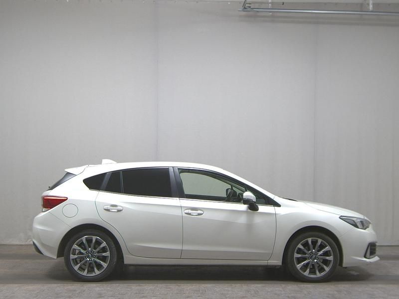 Weiss Gebraucht 2022 Subaru Impreza Trend Limousine | 16.480 € - Bild 1/4