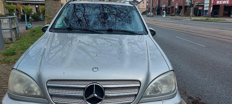 Gebraucht Mercedes ML350 Edition 235 PS (172 kW) 2004 Silber SUV