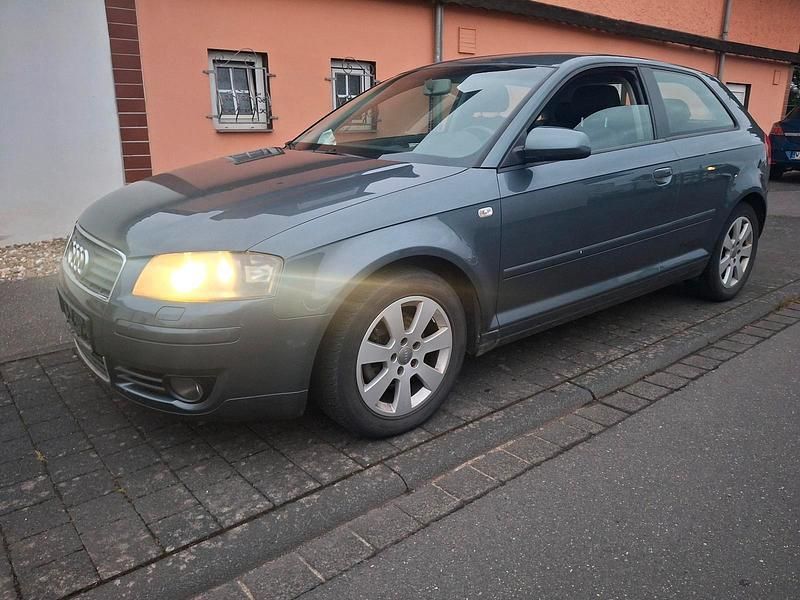 Grau Gebraucht 2003 Audi A3 Coupé | 900 € (Superpreis) - Bild 1/4