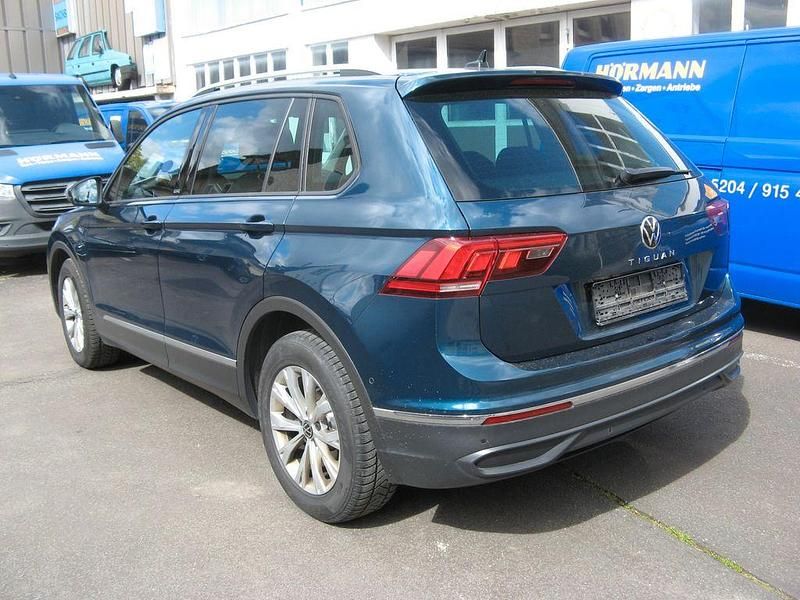 Gebraucht VW Tiguan Active 150 PS (110 kW) 2021 Blau SUV