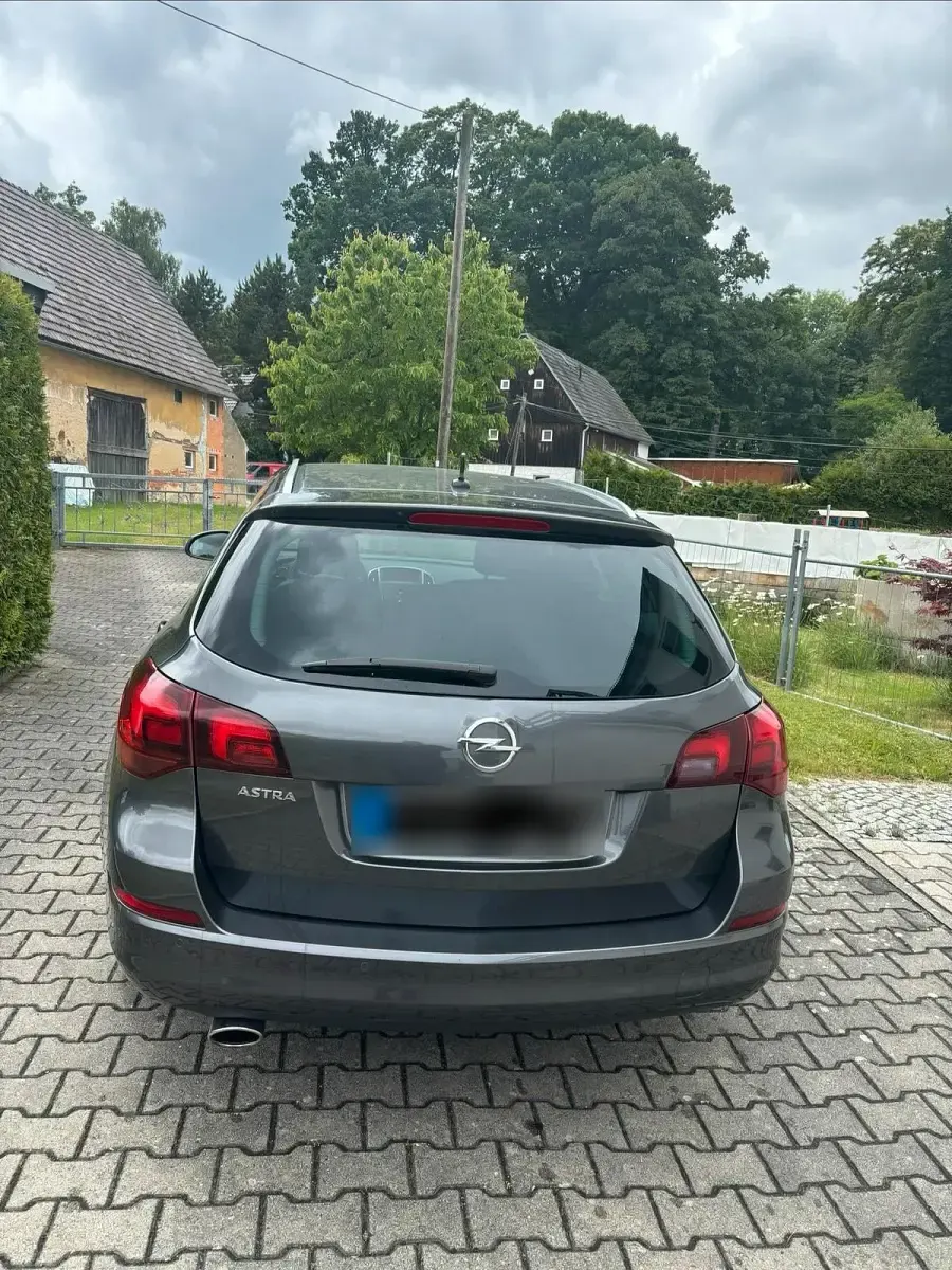 Gebraucht Opel Astra Sport 120 PS (88 kW) 2010 Grau Kombi