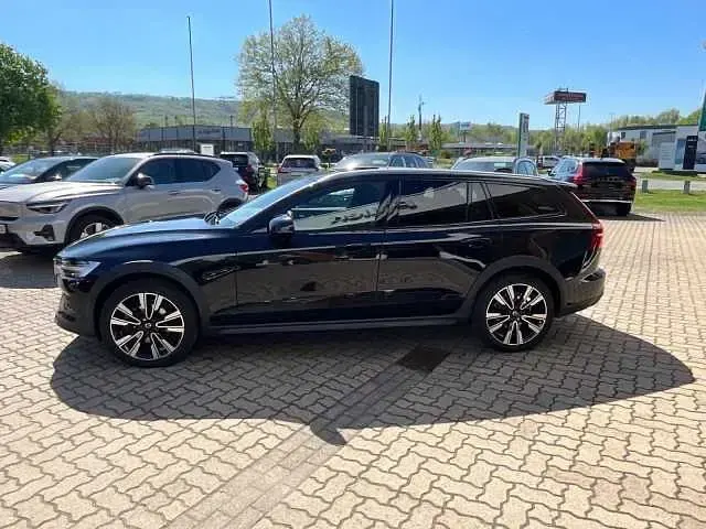 Gebraucht Volvo V60 CC 145 PS (106 kW) 2021 Kombi