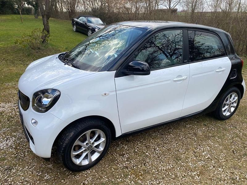 Gebraucht Smart ForFour Passion 71 PS (52 kW) 2015 Weiß Kleinwagen