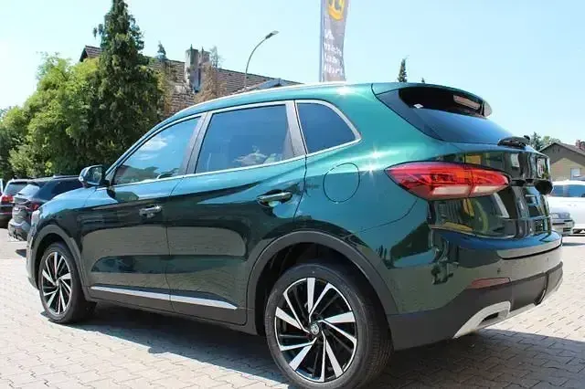 Neu MG ZS Luxury 197 PS (144 kW) 2026 Grün SUV