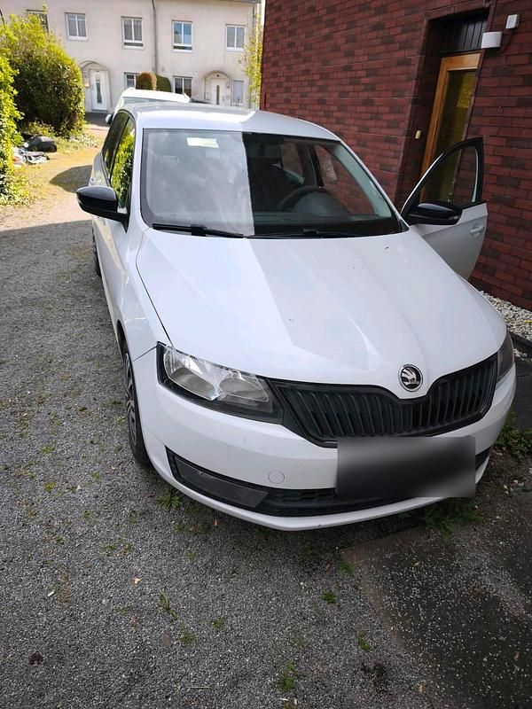 Gebraucht Skoda Rapid 90 PS (66 kW) 2015 Weiß Kleinwagen