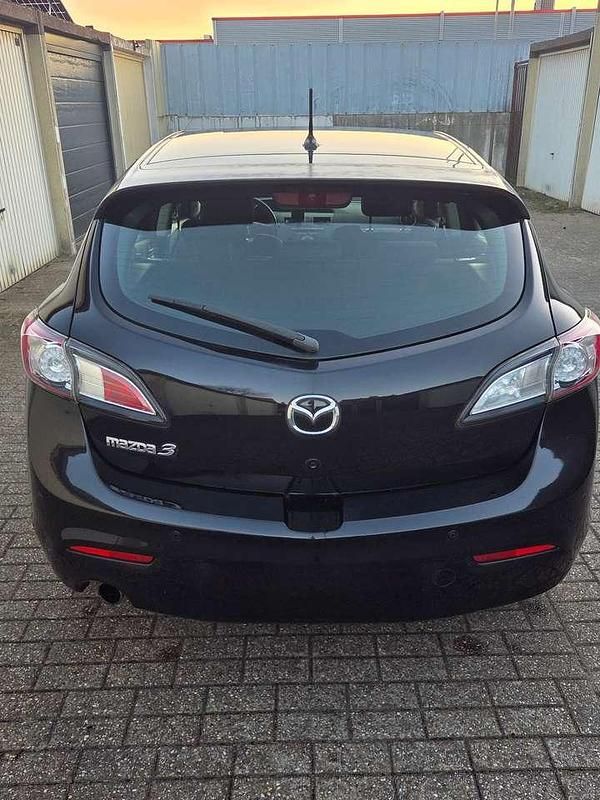 Gebraucht Mazda 3 Center-Line 105 PS (77 kW) 2011 Schwarz Limousine