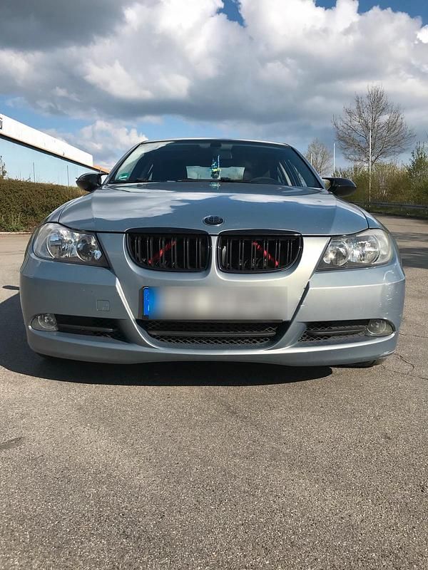 Gebraucht 2005 BMW 320 Limousine | 4.500 € - Bild 1/4