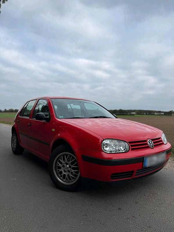Rot Gebraucht 1999 VW Golf IV Limousine | 1.000 € (Superpreis) - Bild 1/4