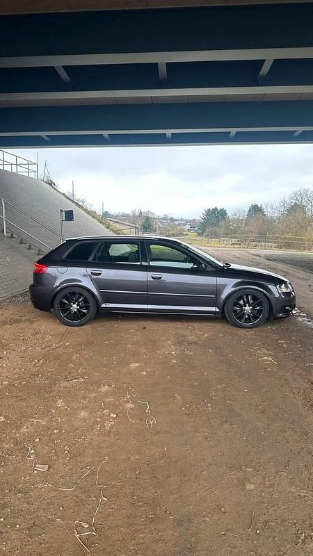 Gebraucht Audi A3 Ambition 125 PS (91 kW) 2010 Violet Kleinwagen