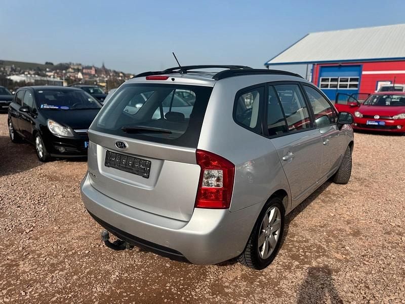 Gebraucht Kia Carens 145 PS (106 kW) 2009 Silber Van / Kleinbus