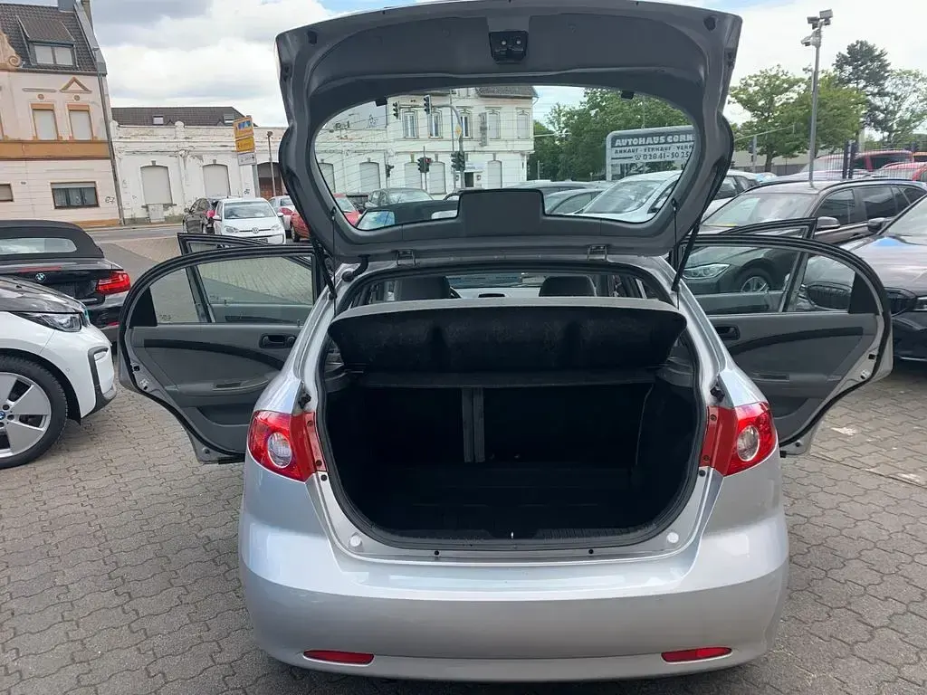 Gebraucht Chevrolet Lacetti SE 95 PS (69 kW) 2004 Silber (metallic) Limousine