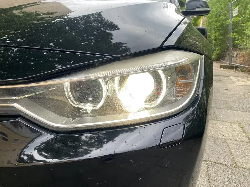 Gebraucht BMW 316 Sport Line 136 PS (100 kW) 2013 Schwarz Kombi
