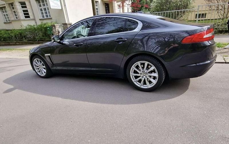 Gebraucht Jaguar XF 190 PS (139 kW) 2012 Limousine