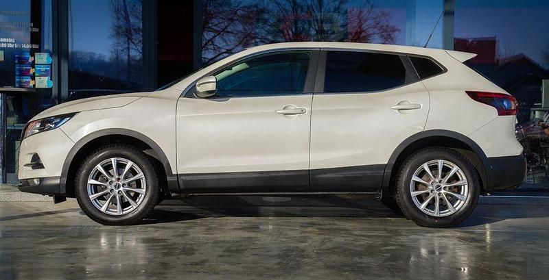 Gebraucht Nissan Qashqai Acenta 116 PS (85 kW) 2019 Weiß SUV