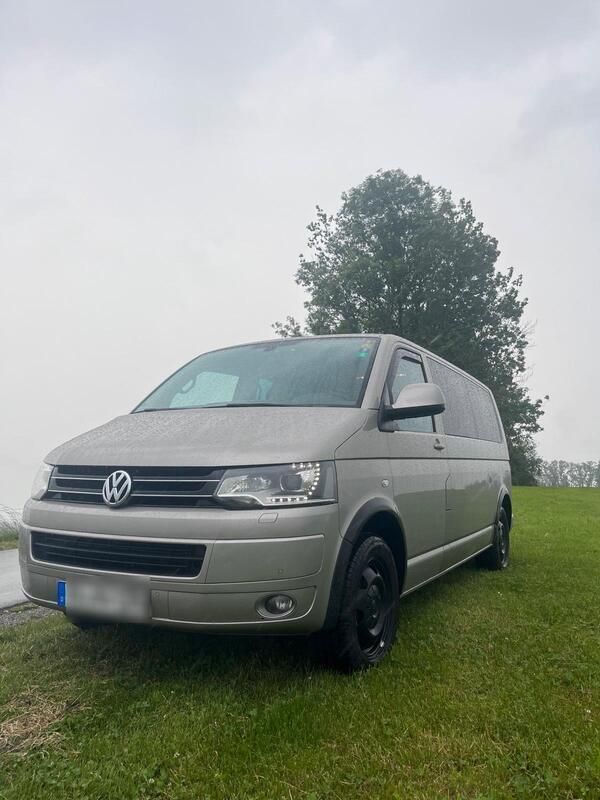 Beige Gebraucht 2013 VW T5 Van | 33.200 € - Bild 1/4