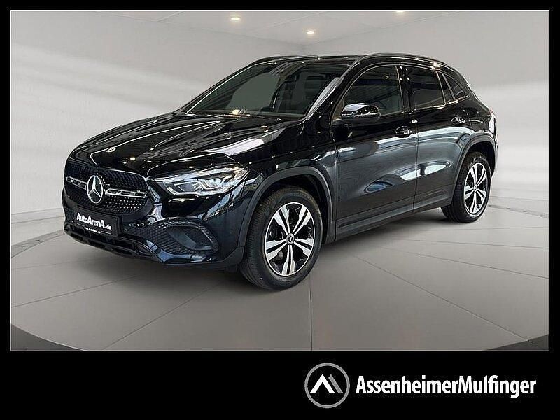 Unilack nachtschwarz Gebraucht 2022 Mercedes GLA180 Progressive SUV | 30.880 € (Guter Preis) - Bild 1/4