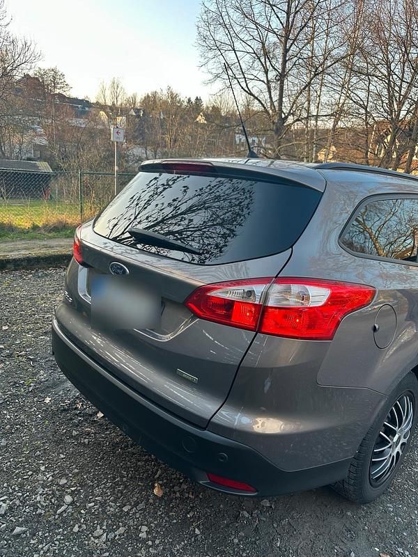Gebraucht Ford Focus 125 PS (91 kW) 2014 Braun Kombi