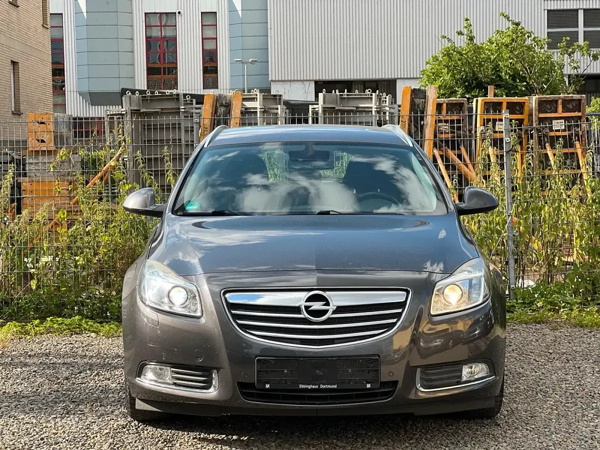 Gebraucht Opel Insignia 140 PS (102 kW) 2009 Grau Kombi