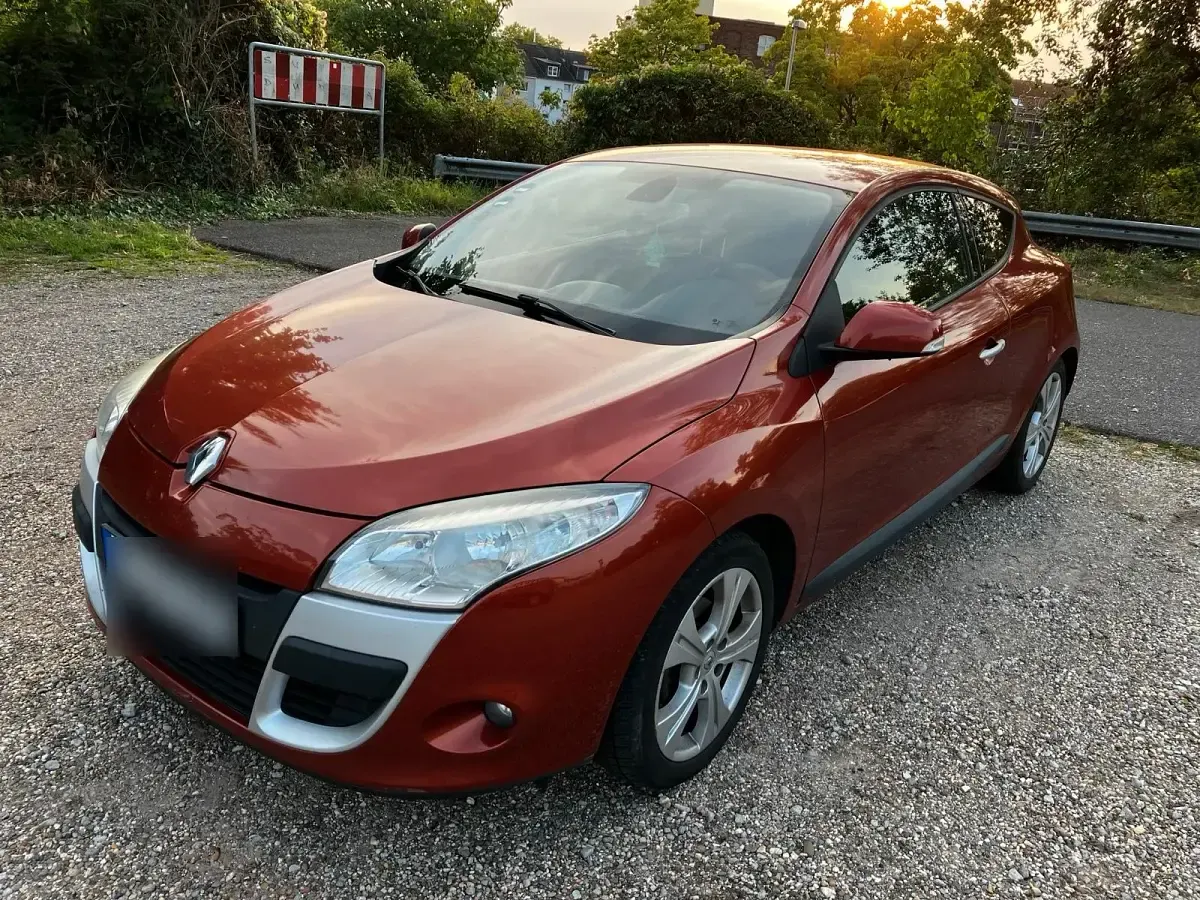 Gebraucht Renault Mégane Coupé 110 PS (80 kW) 2011 Rot Coupé