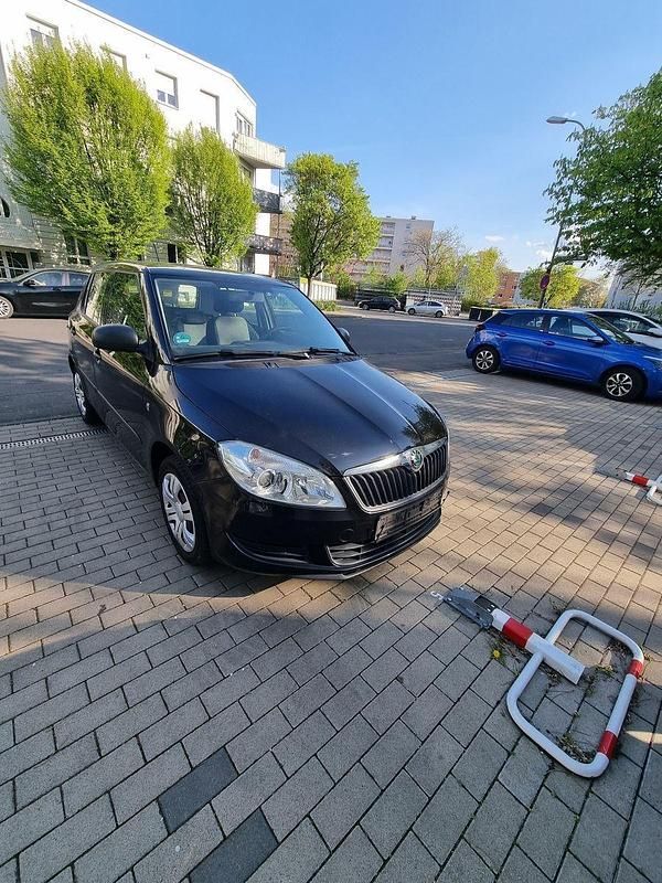 Gebraucht Skoda Fabia Active 60 PS (44 kW) 2013 Schwarz Kleinwagen