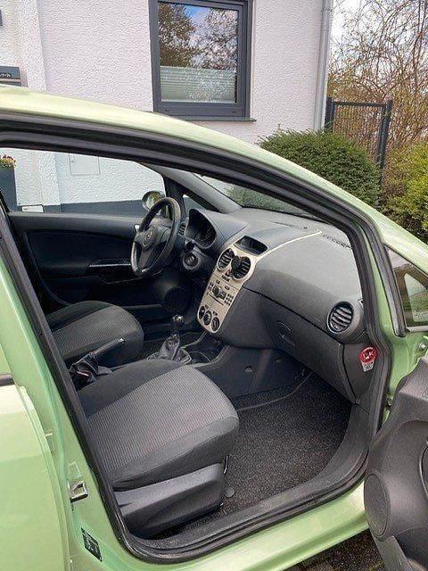 Gebraucht Opel Corsa 80 PS (58 kW) 2009 Grün Kleinwagen