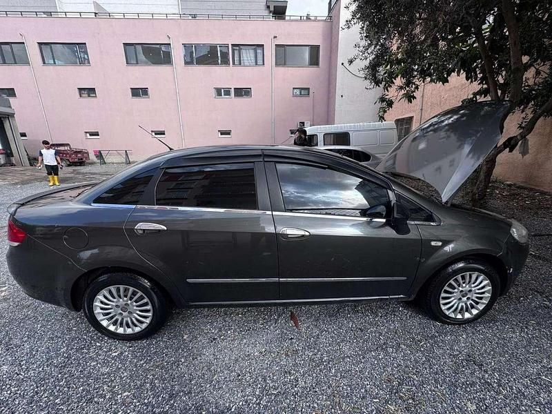 Gebraucht Fiat Linea Active 90 PS (66 kW) 2011 Limousine