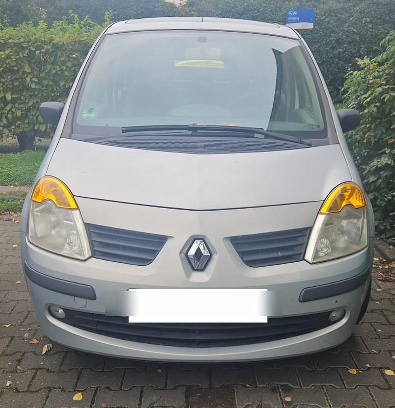 Silber Gebraucht 2006 Renault Modus Van / Kleinbus | 2.650 € (Etwas zu teuer) - Bild 1/4