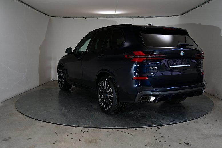 Gebraucht BMW X5 M M Sport 352 PS (258 kW) 2025 M carbonschwarz metallic SUV