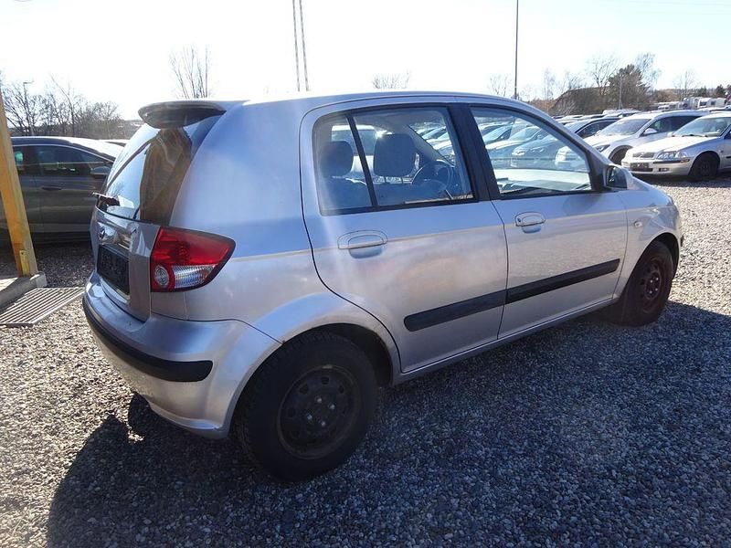 Gebraucht Hyundai Getz 63 PS (46 kW) 2005 Silber Kleinwagen