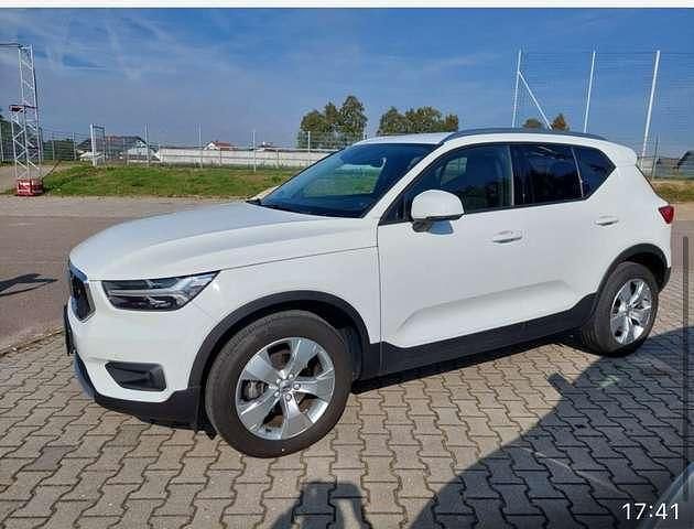 Ice white Gebraucht 2021 Volvo XC40 Momentum SUV | 26.750 € (Guter Preis) - Bild 1/4