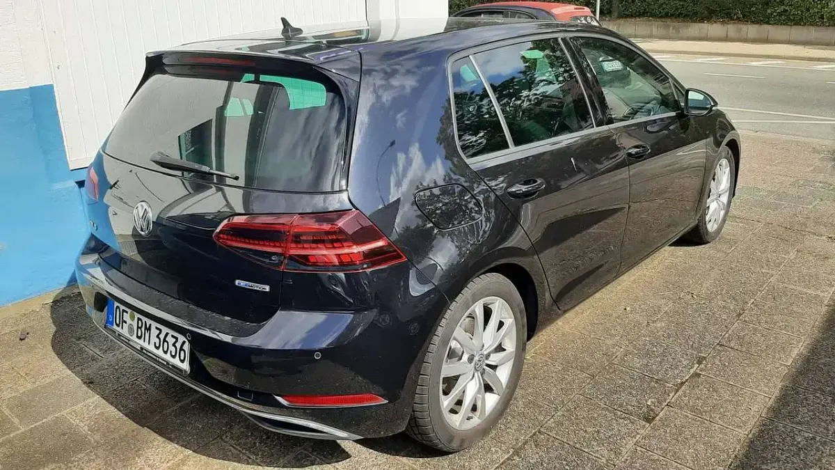 Gebraucht VW Golf VII Join 131 PS (96 kW) 2018 Deep black perleffekt Kleinwagen