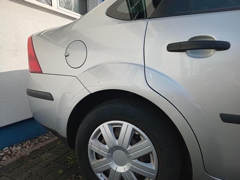 Gebraucht Ford Focus 2005 Silber Limousine