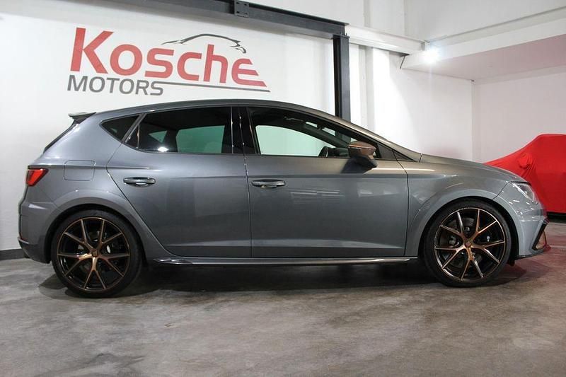 Gebraucht Cupra Leon 310 PS (228 kW) 2018 "pirineos" grau Limousine