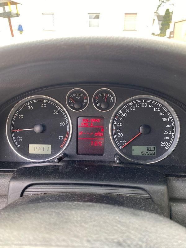 Gebraucht VW Passat Executive 116 PS (85 kW) 2004 Limousine