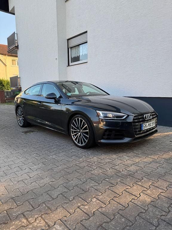 Grau Gebraucht 2019 Audi A5 Ambiente Limousine | 21.700 € (Fairer Preis) - Bild 1/4