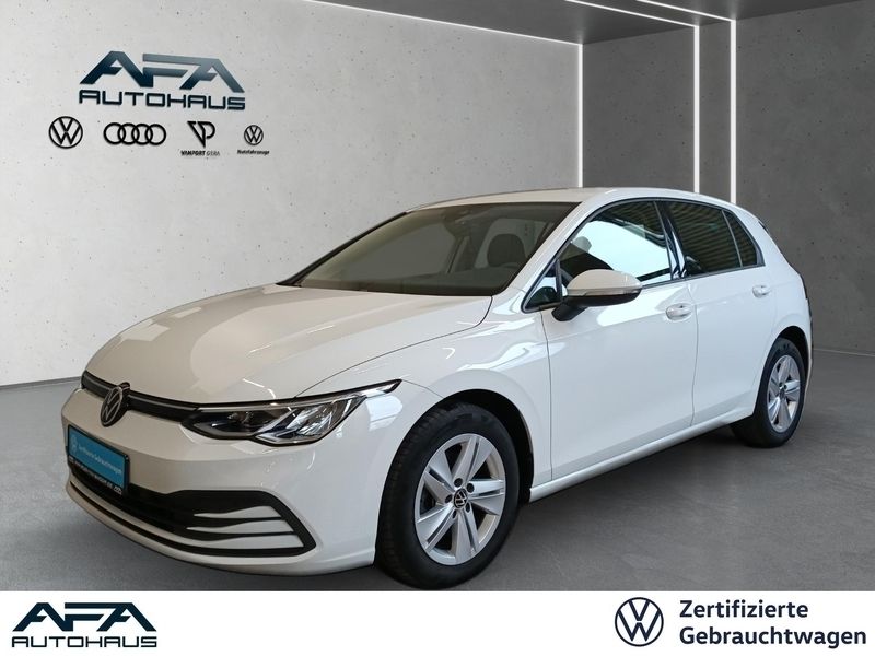 Weiß Gebraucht 2022 VW Golf VIII Life Limousine | 20.615 € (Fairer Preis) - Bild 1/4