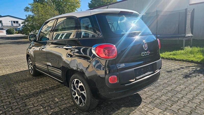 Schwarz Gebraucht 2016 Fiat 500L Van / Kleinbus | 5.999 € (Superpreis) - Bild 1/4