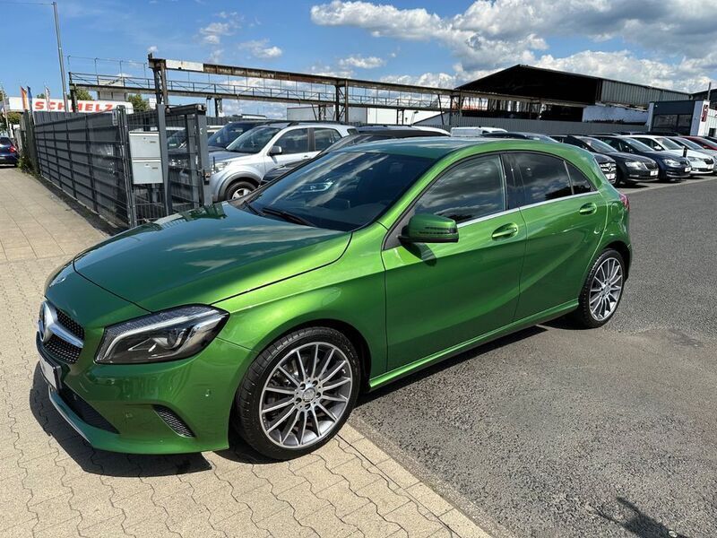 Grün Gebraucht 2017 Mercedes A250 Urban Limousine | 18.999 € (Guter Preis) - Bild 1/4
