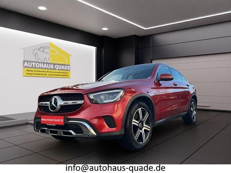 Rot Gebraucht 2021 Mercedes GLC300e Coupé | 37.999 € (Fairer Preis) - Bild 1/4